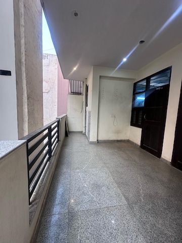 Room in 3 BHK Builder Floor at Ansal Sushant Lok I, Sector 43 – for Sale