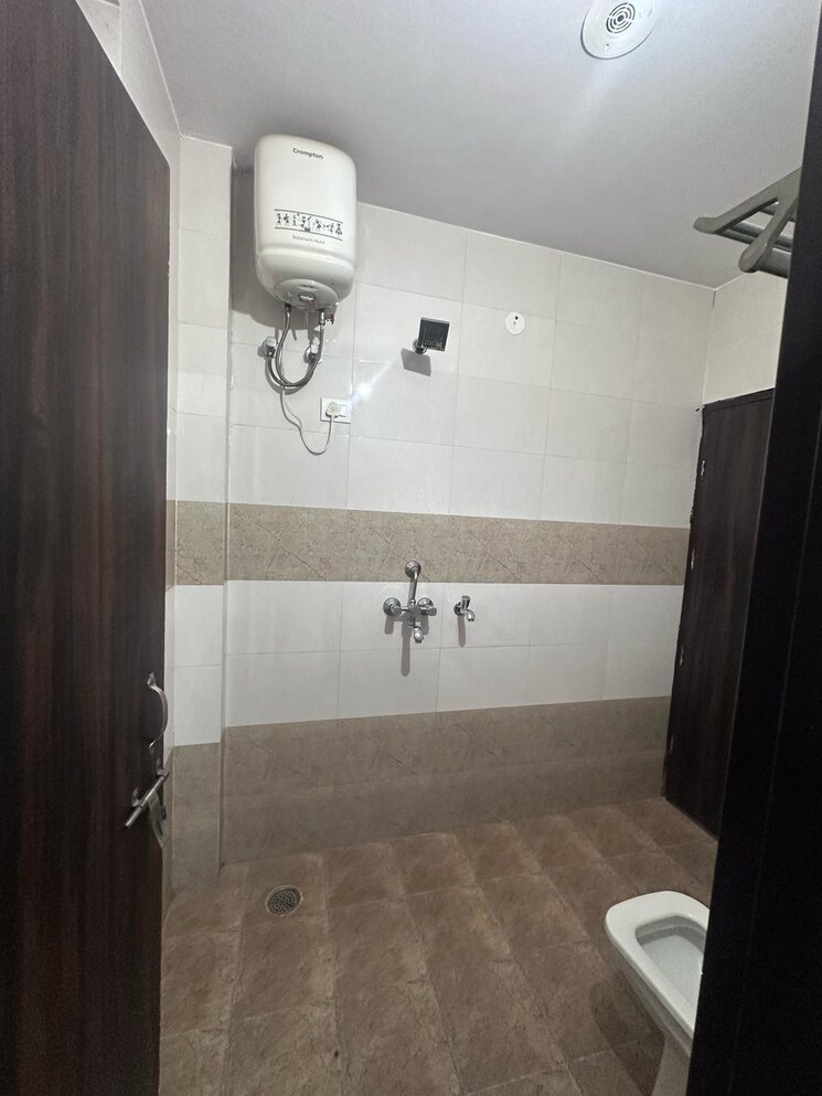 Bathroom, ansal-sushant-lok-i 3 Bedroom 204 Sq.Yd. Builder Floor In Sector 43 Gurgaon 8601566
