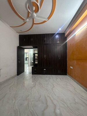 Parking in 3 BHK Builder Floor at Ansal Sushant Lok I, Sector 43 – for Sale