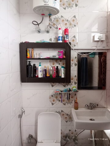 Furnished Amenities in 4 BHK Builder Floor at Ansal Sushant Lok I, Sector 43 – for Rent