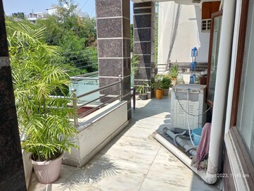 Balcony in 4 BHK Builder Floor at Ansal Sushant Lok I, Sector 43 – for Rent