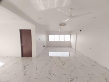 Building Lobby in 3 BHK Apartment at Sagar Tarang Worli, Worli – for Rent
