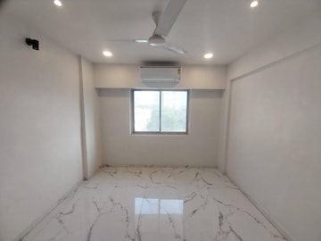 Room in 3 BHK Apartment at Sagar Tarang Worli, Worli – for Rent