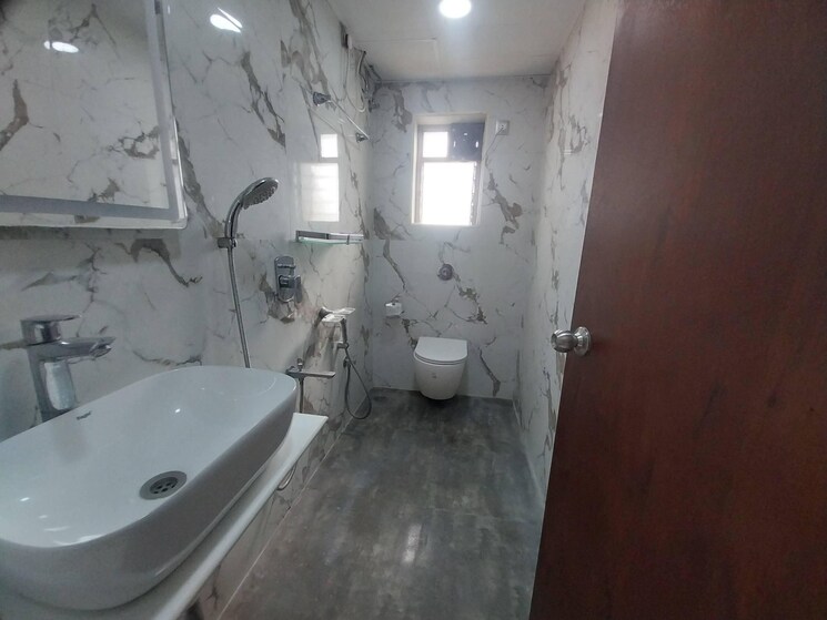 Bathroom, sagar-tarang-worli 3 Bedroom 1250 Sq.Ft. Apartment In Worli Mumbai 8601580