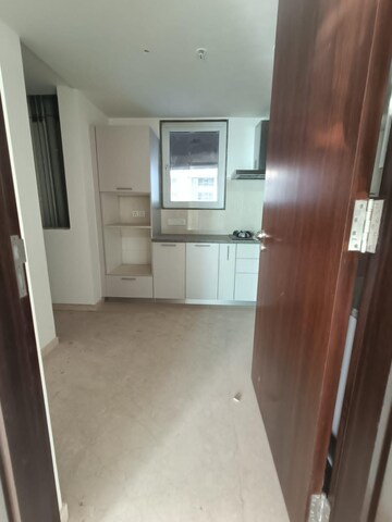 Building Lobby in 3 BHK Apartment at Lokhandwala Minerva Mahalaxmi, Mahalaxmi – for Rent