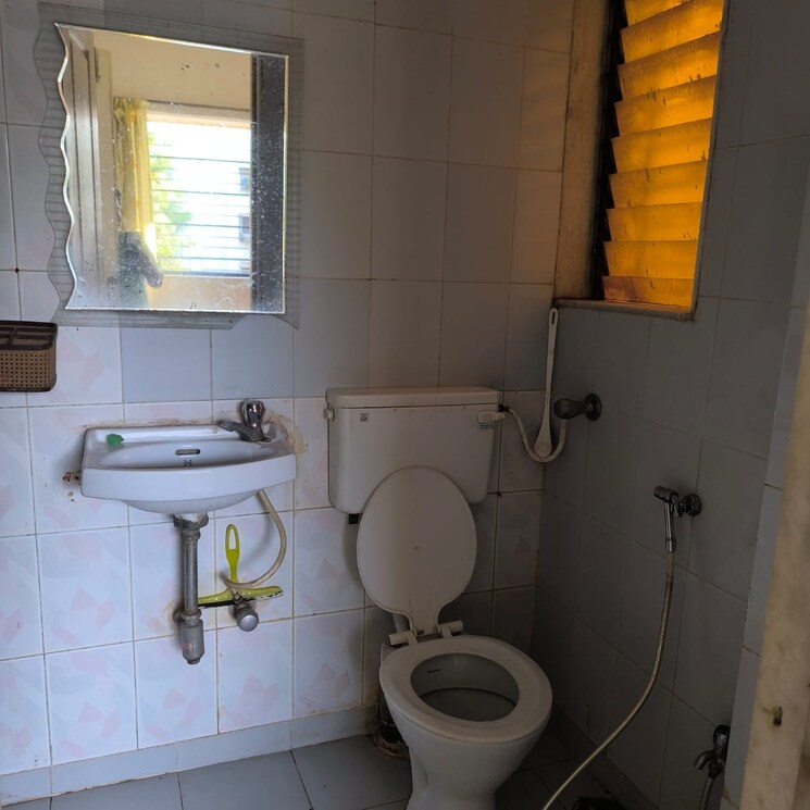 Bathroom, goregaon east 2 Bedroom 650 Sq.Ft. Apartment In Goregaon East Mumbai 8601628
