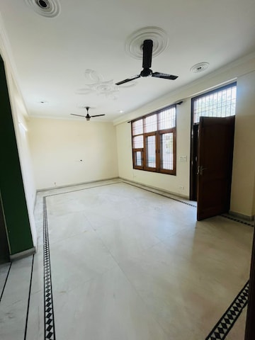 Room in 2 BHK Builder Floor at Sector 46 – for Rent