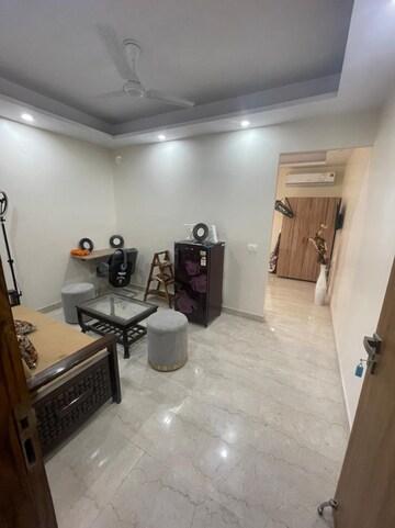 Living Room in 1 BHK Builder Floor at Sector 40 – for Rent