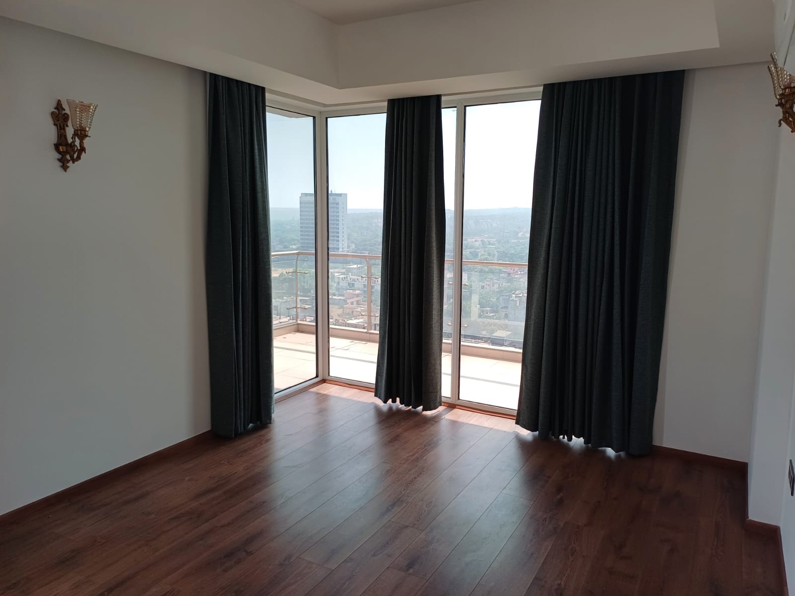 3.5 BHK Apartment For Rent in Tulip Orange