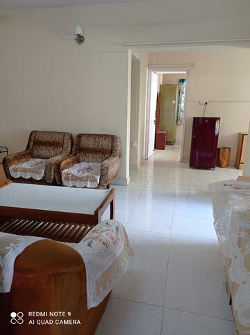 Living Room in 2 BHK Apartment at Viman Nagar – for Rent