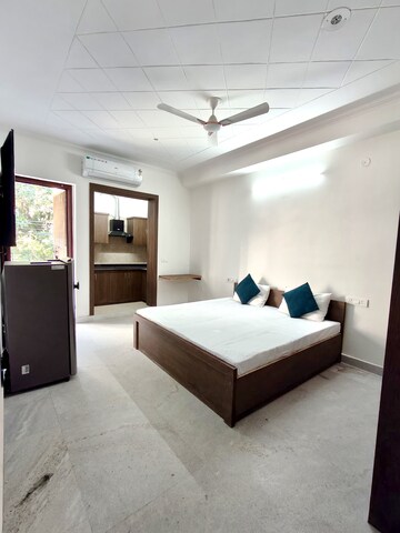 Bedroom in 1 RK Builder Floor at Sector 40 – for Rent