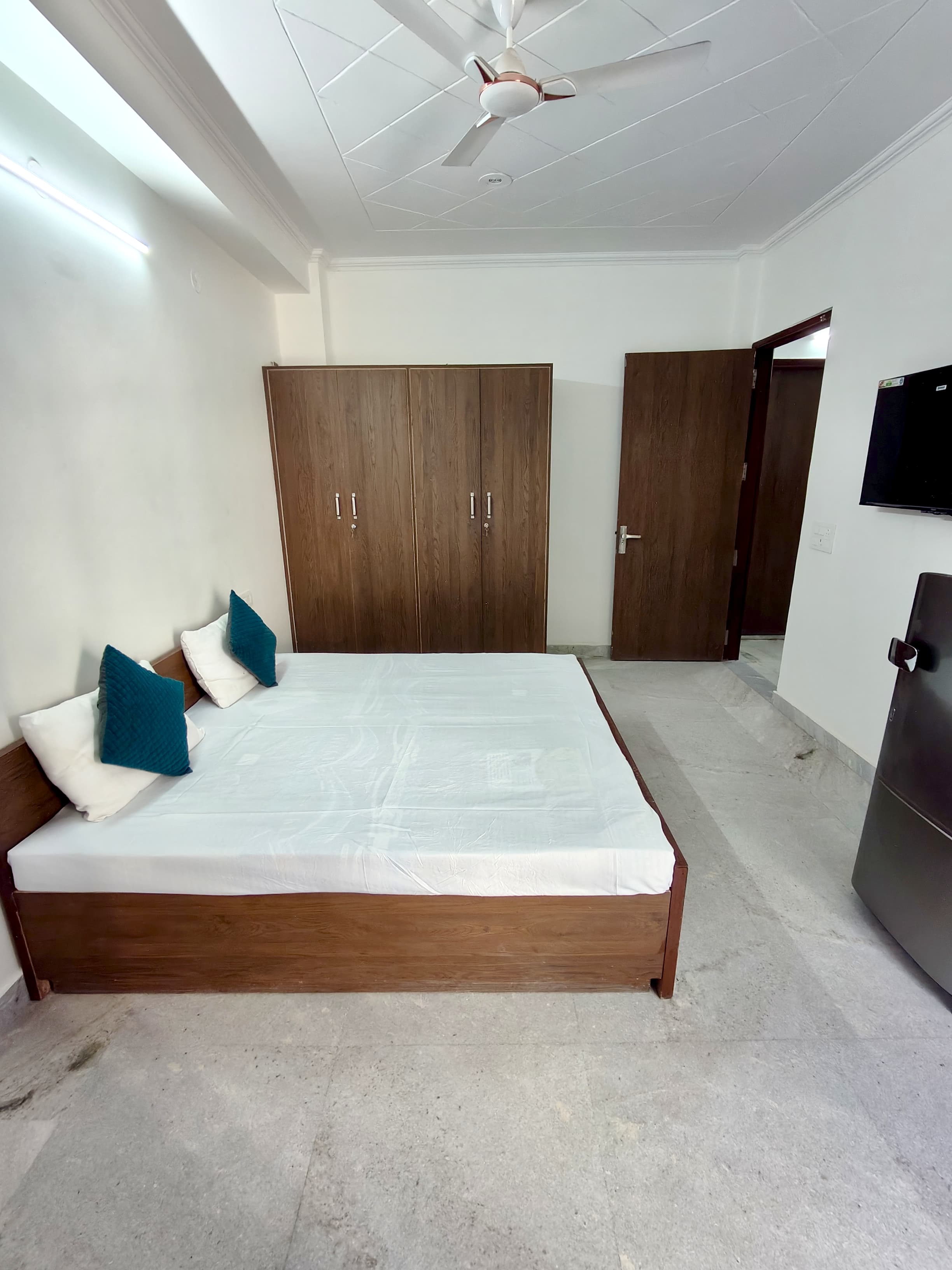 1 RkBuilder Floor For Rent in I Block 