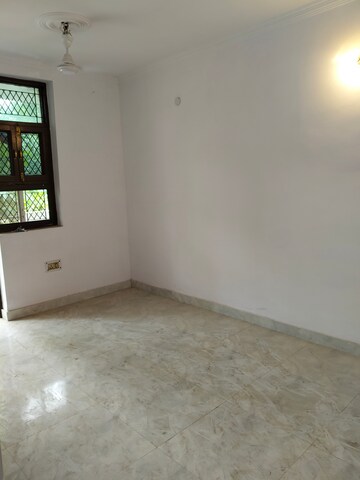 Living Room in 2 BHK Builder Floor at Paschim Vihar – for Rent