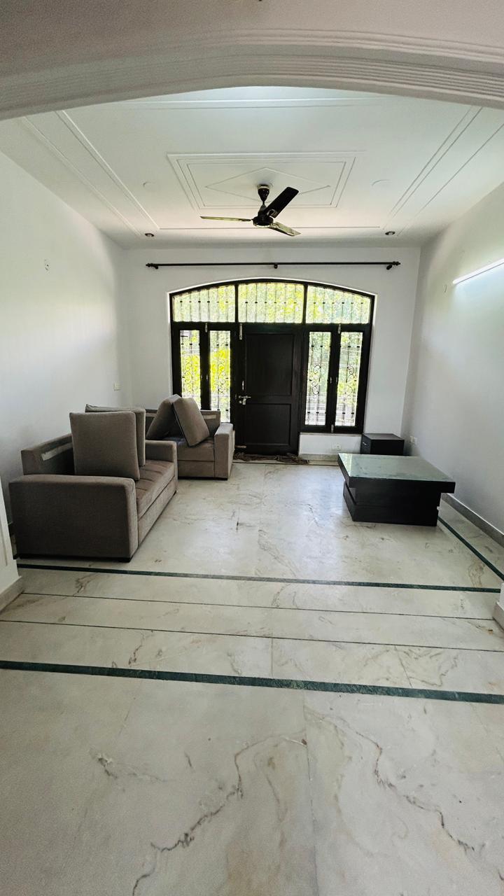 2 BHK Builder Floor For Rent in X Block 