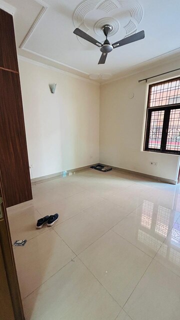 Room in 2 BHK Builder Floor at Sector 47 – for Rent