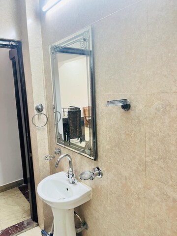 Bathroom in 3 BHK Builder Floor at Sector 46 – for Rent