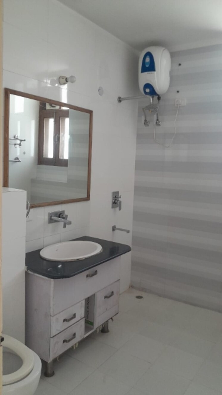 Bathroom, kohli-one-malibu-town 3 Bedroom 2150 Sq.Ft. Builder Floor In Sector 47 Gurgaon 8601735