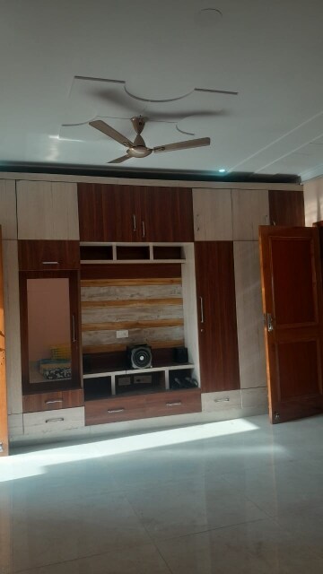 Furnished Amenities in 3 BHK Builder Floor at Kohli One Malibu Town, Sector 47 – for Rent