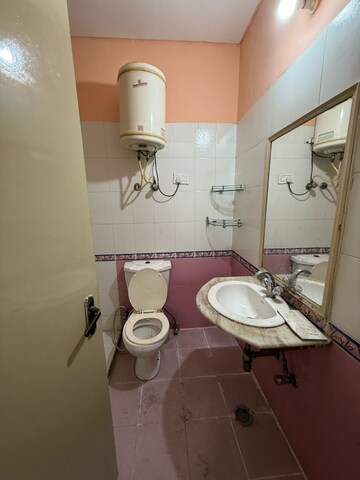 Bathroom in 3 BHK Builder Floor at SS Mayfield Gardens, Sector 51 – for Rent