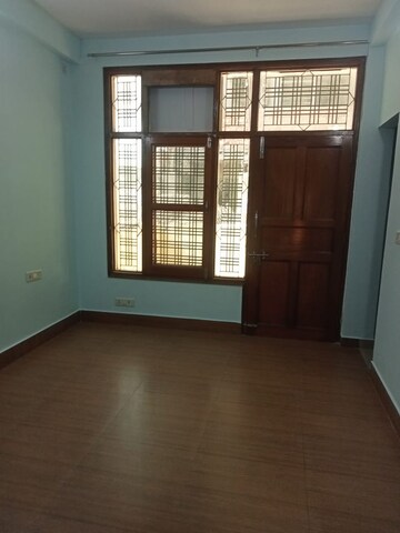 Room in 1 BHK Builder Floor at Sector 51 – for Rent