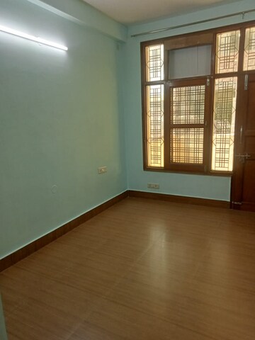 Room in 1 BHK Builder Floor at Sector 51 – for Rent