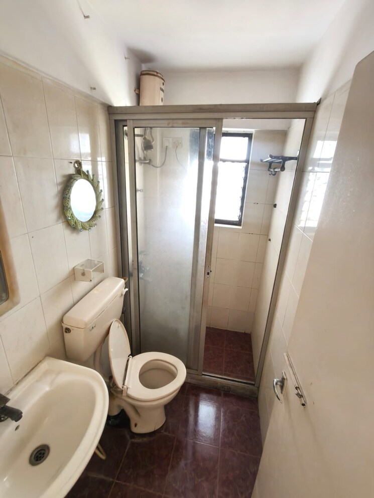 Bathroom, andheri west 2 Bedroom 1000 Sq.Ft. Apartment In Andheri West Mumbai 8601752