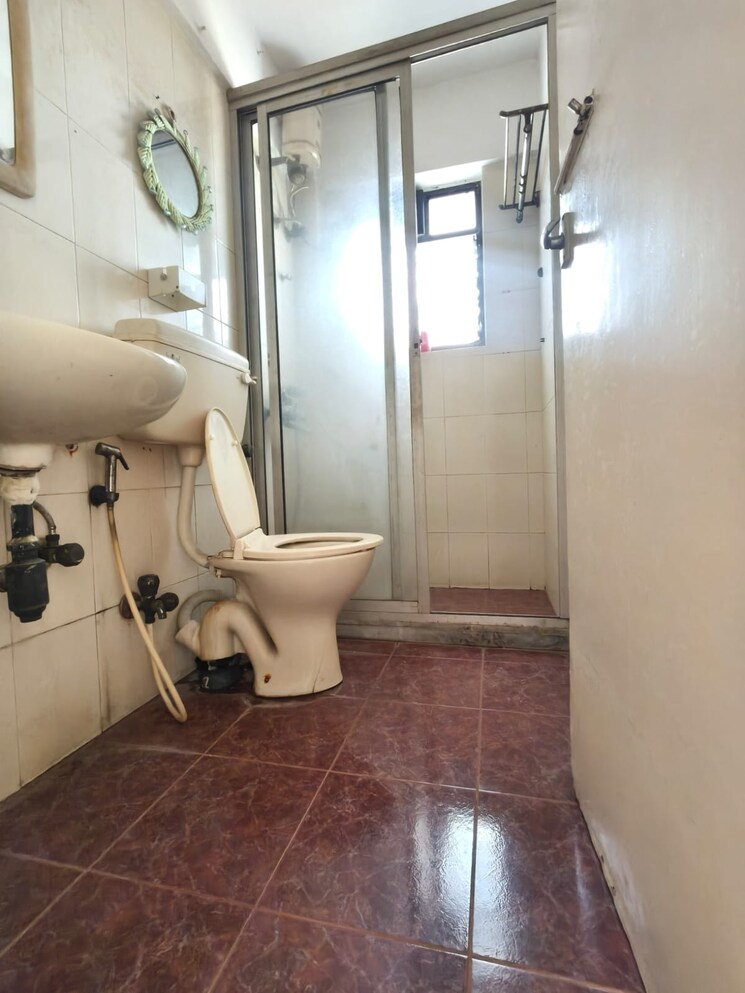 Bathroom, andheri west 2 Bedroom 1000 Sq.Ft. Apartment In Andheri West Mumbai 8601752