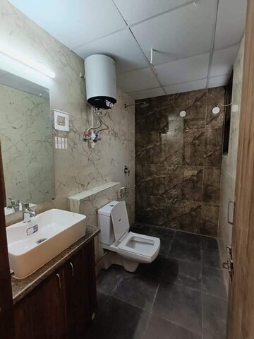 Bathroom in 1 BHK Builder Floor at Sector 28 – for Rent