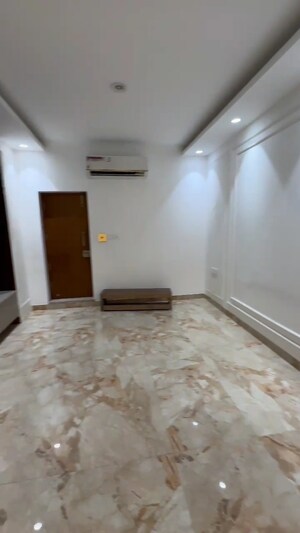 Room in 6+ BHK Apartment at DDA Rosewood Apartments, Vasant Kunj – for Sale