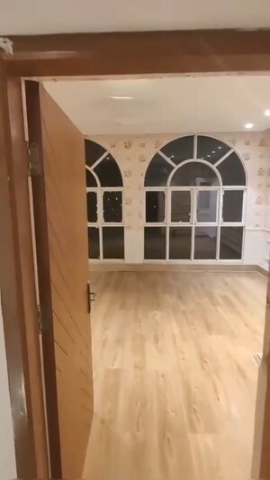 Room in 6+ BHK Apartment at DDA Rosewood Apartments, Vasant Kunj – for Sale