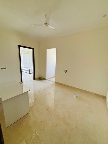 Room in 1 BHK Builder Floor at Sector 38 – for Rent