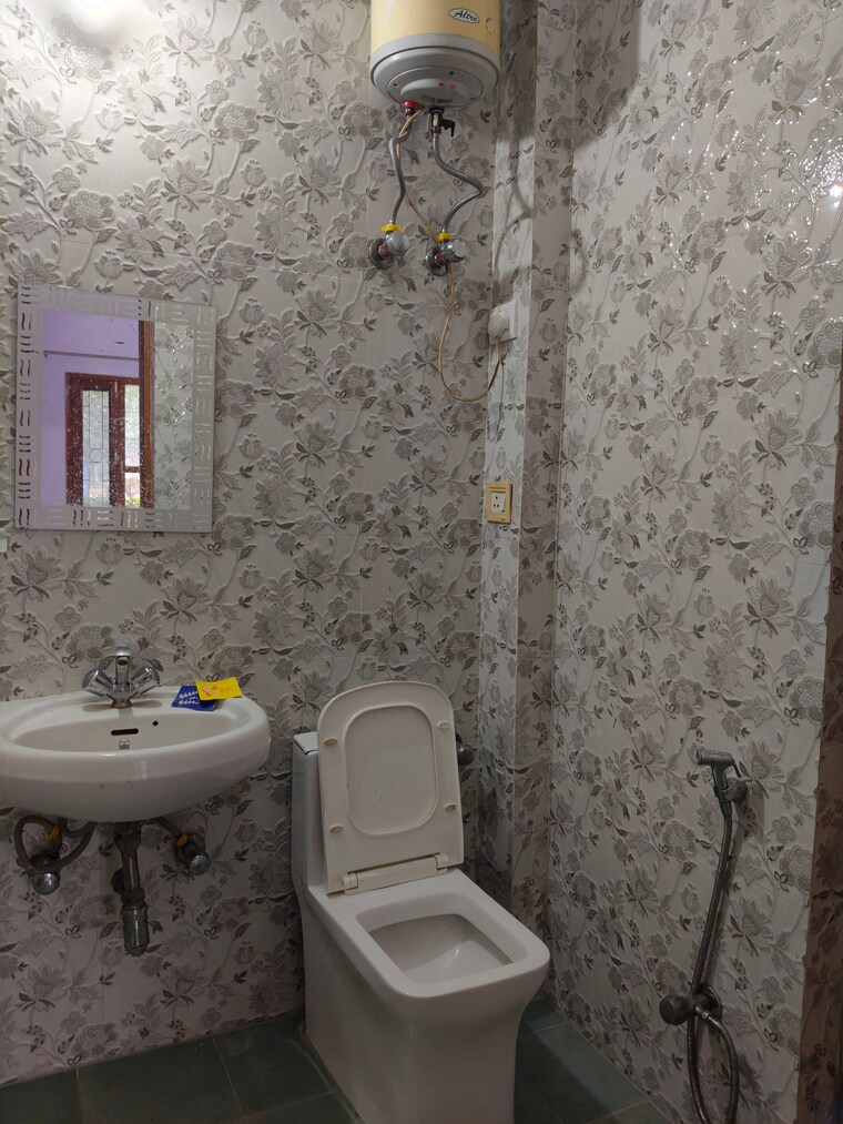 Bathroom, migsun-twinz 2 Bedroom 1060 Sq.Ft. Apartment In Eta Ii Greater Noida Greater Noida 8601800