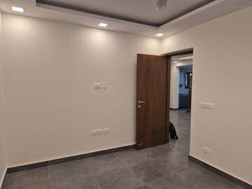 Room in 2 BHK Apartment at Vasant Kunj – for Sale