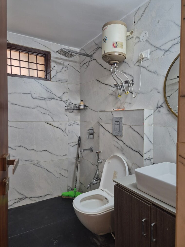 Bathroom, vasant kunj 2 Bedroom 1200 Sq.Ft. Apartment In Vasant Kunj Delhi 8601819