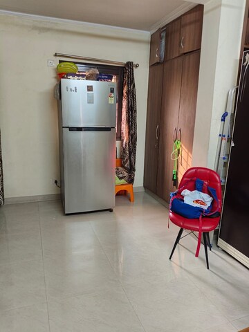 Room in 2 BHK Apartment at Vasant Kunj – for Rent