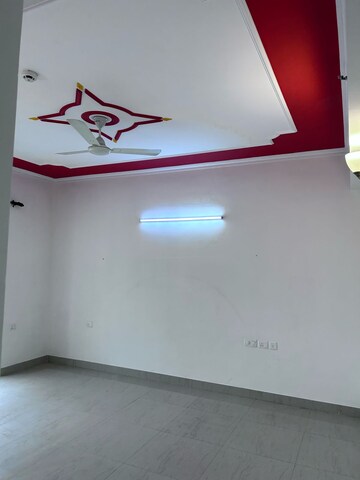 Room in 3 BHK Apartment at ATS Dolce, Zeta I Greater Noida – for Rent