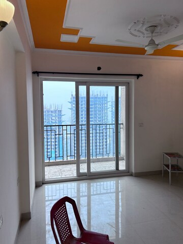 Room in 3 BHK Apartment at ATS Dolce, Zeta I Greater Noida – for Rent