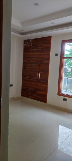 Room in 3 BHK Builder Floor at Puri Kohinoor, Sector 89 – for Sale