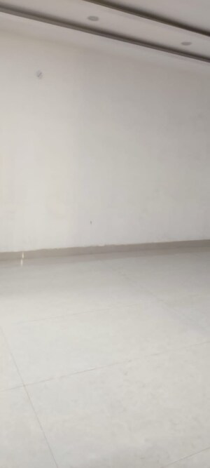 Room in 3 BHK Builder Floor at Puri Kohinoor, Sector 89 – for Sale