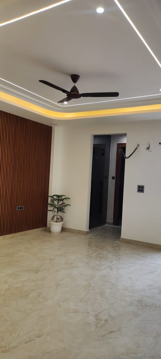 4 BHK + Pooja Room,Servant Room,Study Room,Extra Room Builder Floor For Sale in BPTP Park Central