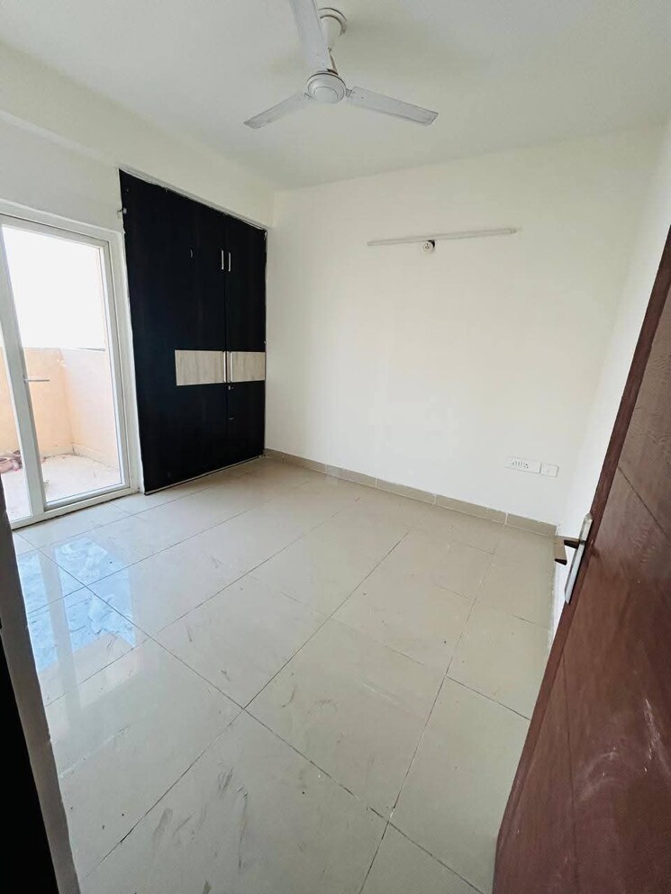 Room, prateek-laurel 2 Bedroom 913 Sq.Ft. Apartment In Sector 120 Noida 8601867
