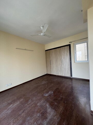 2 BHK Apartment For Rent in Emaar The Palm Drive-Palm Studios, Sector 66