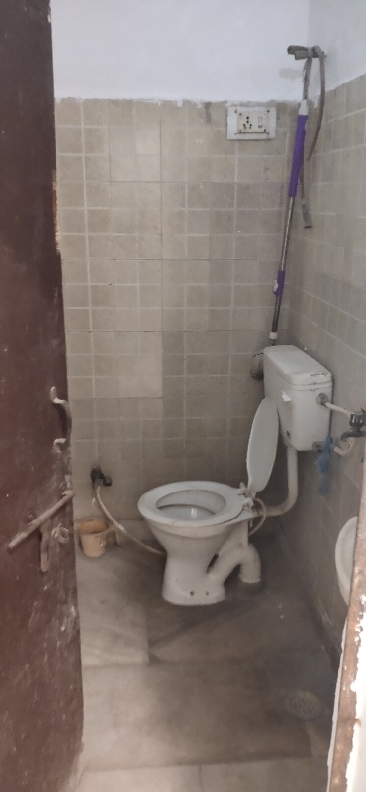 Bathroom, kamla nagar 4 Bedroom 68 Sq.Yd. Independent House In Kamla Nagar Agra 8601893