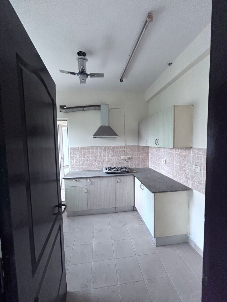 Bathroom, uppal-plumeria-garden-estate 4 Bedroom 2350 Sq.Ft. Apartment In Omicron Iii Greater Noida Greater Noida 8601885