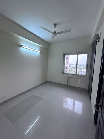 Room in 4 BHK Apartment at Uppal Plumeria Garden Estate, Omicron Iii Greater Noida – for Rent