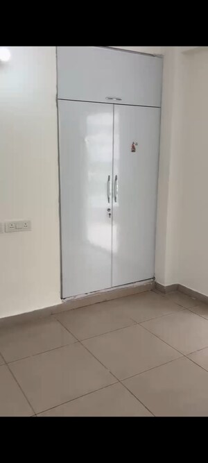 Room in 2.5 BHK Apartment at Gaurs Cascades, Raj Nagar Extension – for Sale