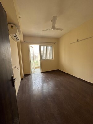 Room in 2.5 BHK Apartment at Kashish Manor One, Sector 111 – for Sale