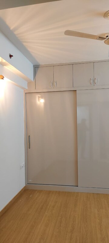 Furnished Amenities in 2.5 BHK Apartment at Urbtech Hilston, Sector 79 – for Rent