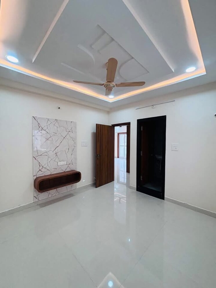Room, madan-monty-residency 3 Bedroom 1450 Sq.Ft. Apartment In Madhapur Hyderabad 8602070