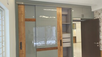 Room in 2 BHK Apartment at Alkapoor – for Rent